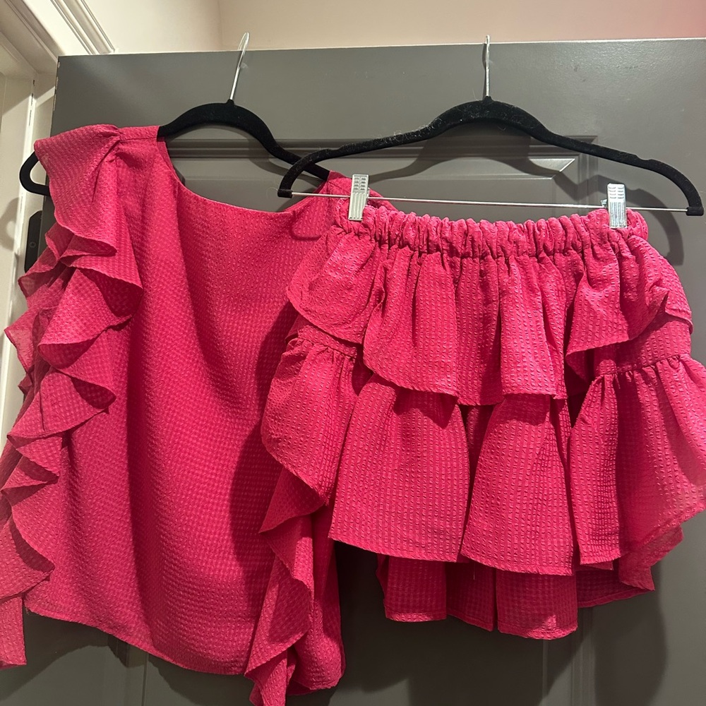 KOCH Pink Ruffled Set - Picture 2 of 5